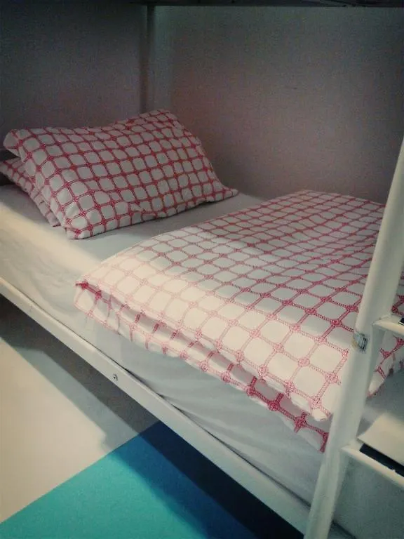Drop Inn Singapore Hostel