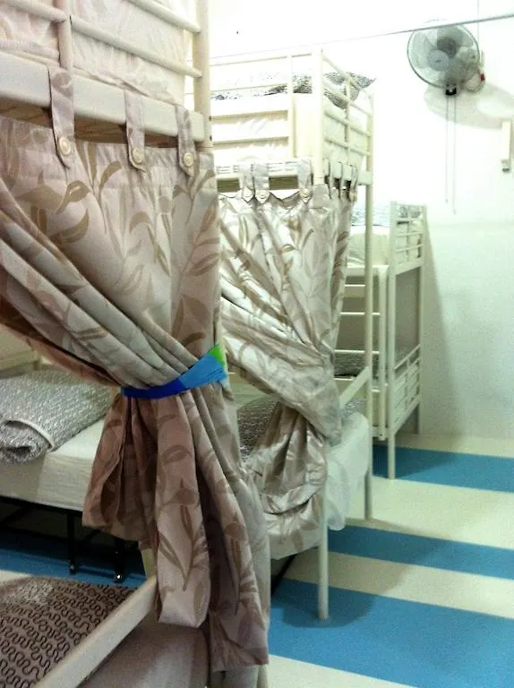 Drop Inn Singapore Hostel